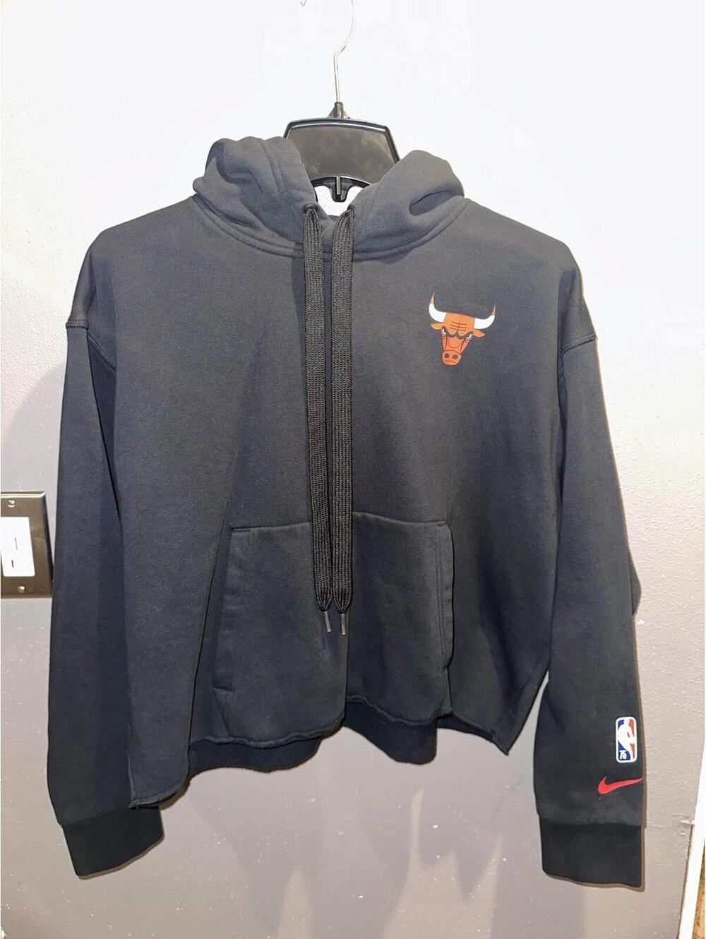 NBA Chicago Bulls Black Crop Nike Hoodie Womens medium